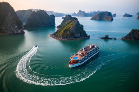 Halong Bay Daily Tour: 6 Hours on Cruise on express ways